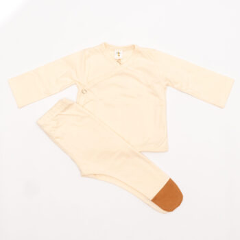 Ajuar recién nacido natural con ranita