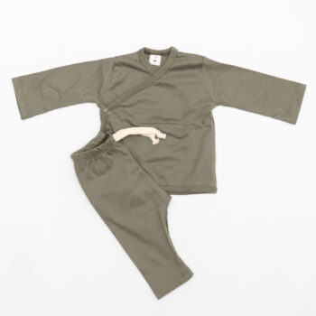 Ajuar recién nacido salvia