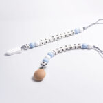 Porta chupete de silicona con dije Fútbol