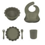 plato-leon-bowl-leon-cubiertos-babero-vaso-simple-verde-salvia